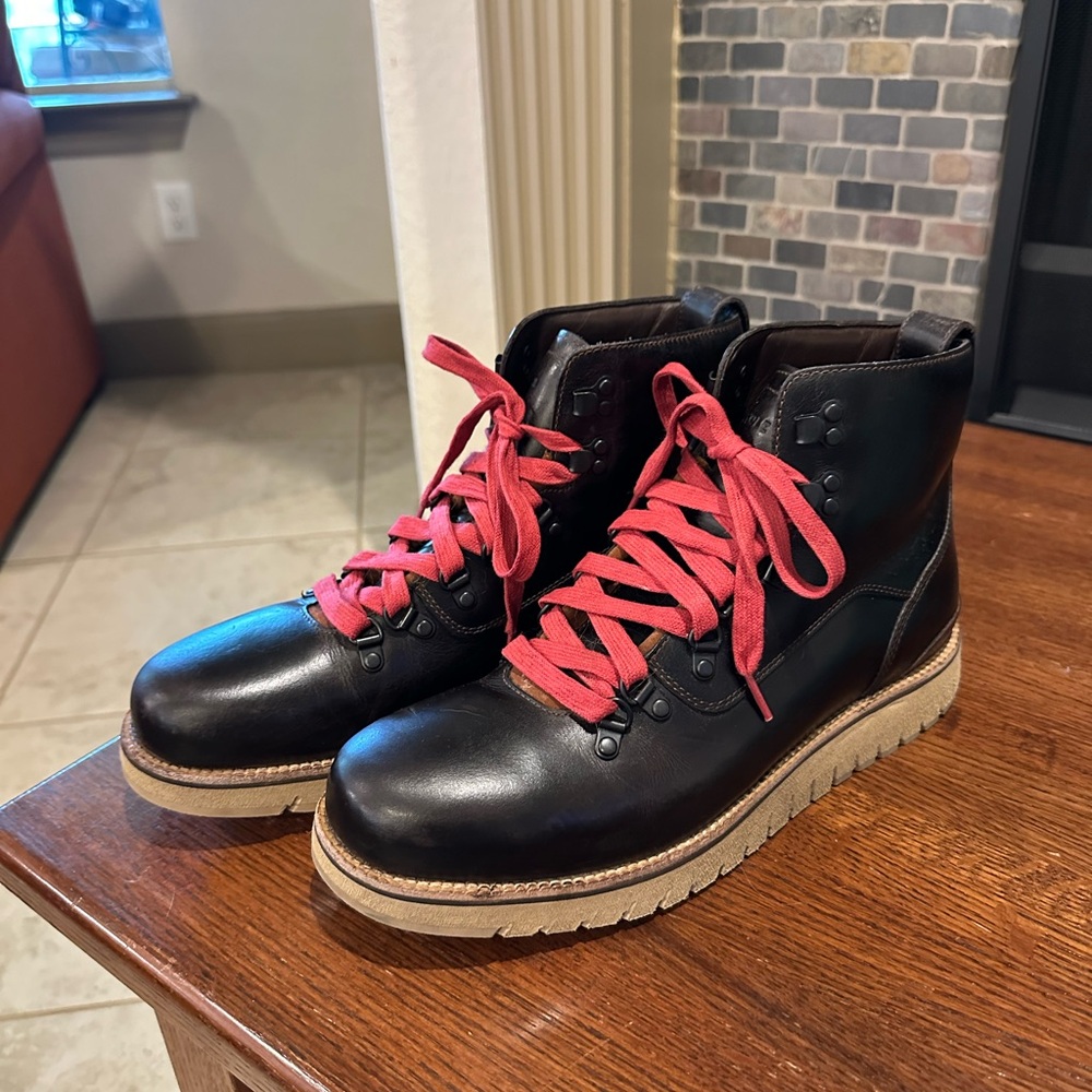 Cole Haan Men’s Grand Explorer Hiking/snow Boots - size 10.5